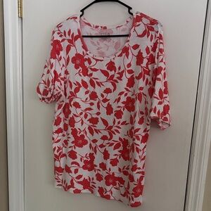 Time and Tru Coral Floral Short Sleeve Crewneck Top